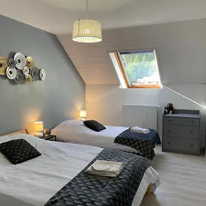 Maison L'aiguille: Mountain Retreat With Guest Laye